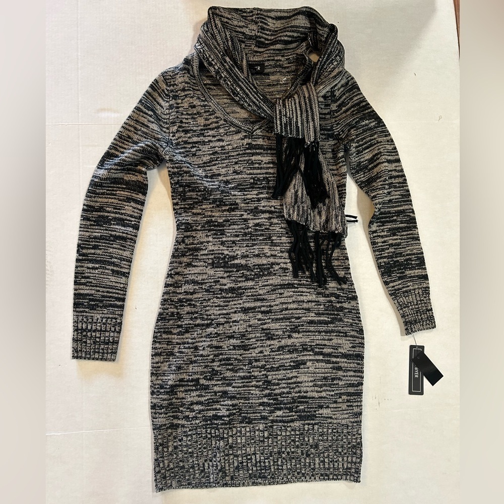 A. Byer long sleeve knit Sweater Dress with scarf NWT.‎ Sz-Juniors M.  F11